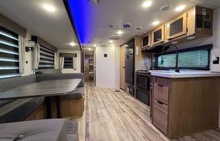 6 beds. Clean. Outdoor Living. Delivered & set-up