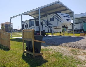 Dutchmen RV Triton 3951