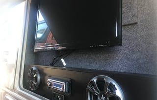 Coachmen RV Leprechaun 319DS Ford 450