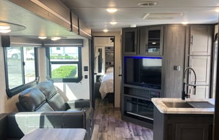 2022 CrossRoads RV Cruiser Aire CR33BHB