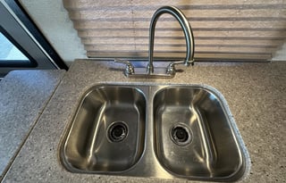 "Jolly" - Spacious RV for a King (and Queen)