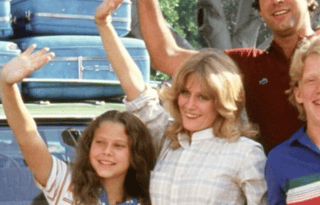 Spacious 26 footer with 2 slides...easy to haul!