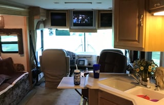 2005 Dolphin Motor Coach Dolphin A