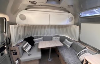Airstream Globetrotter 27FB