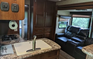 2016 Prime Time RV Fury 2910