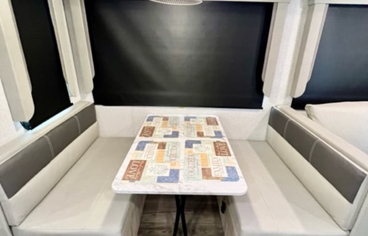 Dinette turns into sleeping area for 2 kids or 1 adult