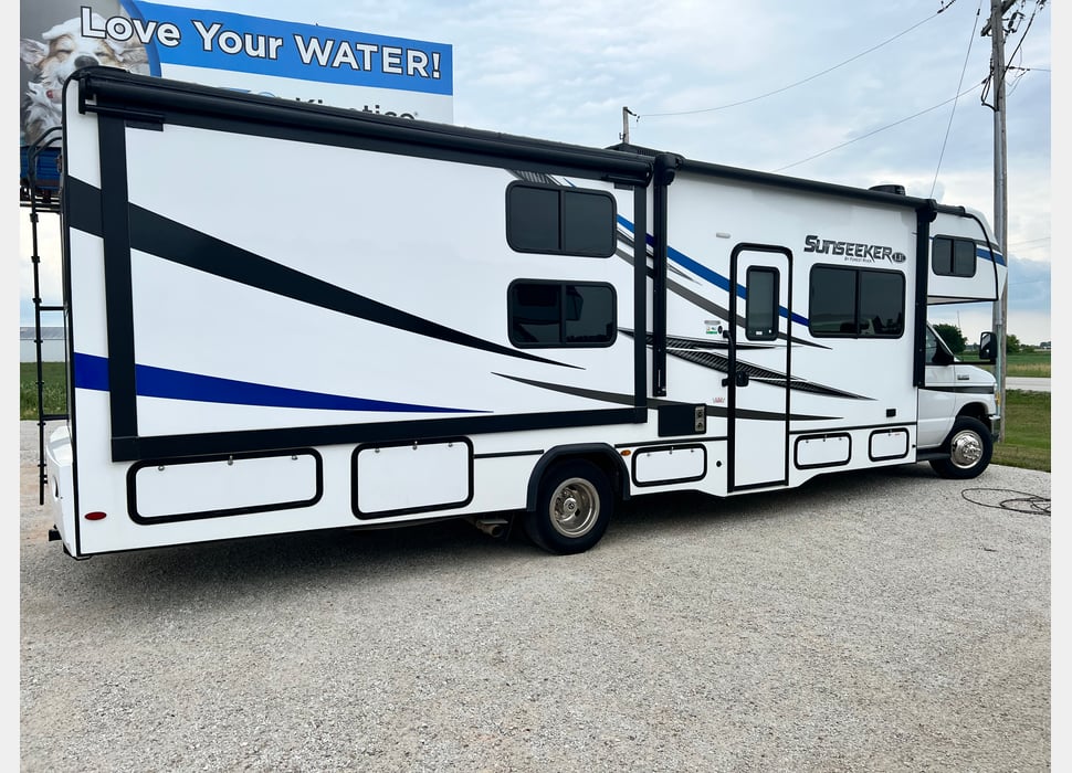 Class C Motor Home rentals in green bay