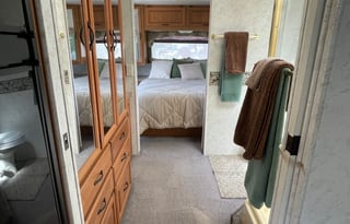 2000 Four Winds RV Hurricane 32A