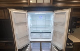 2020 couger  39 ft, like new