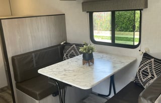 2023 Coleman 17 B Lantern LT