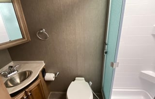 Amazing Couples Getaway w/Washer & Dryer