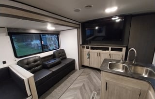 2023 PROWLER 303BH FAMILY READY