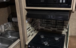 2014 Coachmen RV Freelander 32BH Chevy 4500