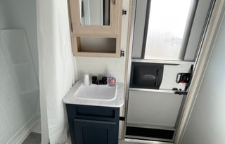 Sandy Cheeks RV Rentals Avenger  (DELIVERY ONLY)