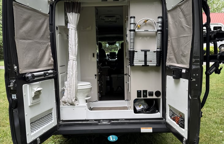 Shower / Toliet Area