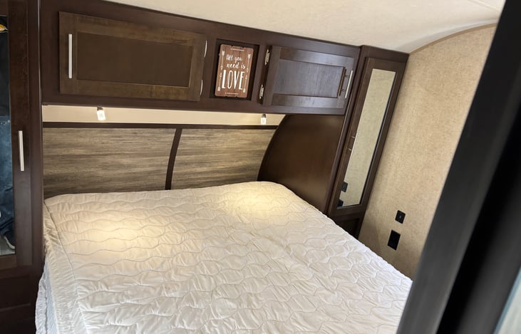 Front master with queen bed