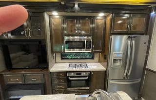 Luxury Pet Friendly RV priced to rent!!!!