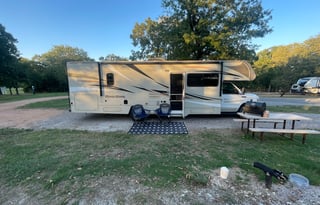 2019 Winnebago Minnie Winnie 31G Bunkhouse