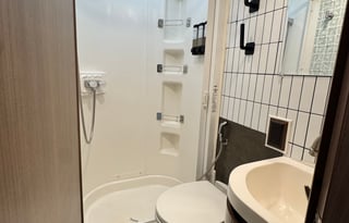 Itasca Viva 23L — European Chic on Wheels