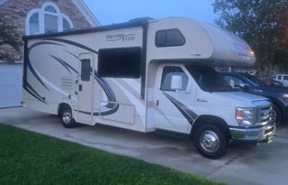 Thor Freedom Elite 26HE near Wilmington Beaches