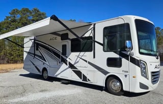 2024 Thor A.C.E. 32B - Style & Space for Family