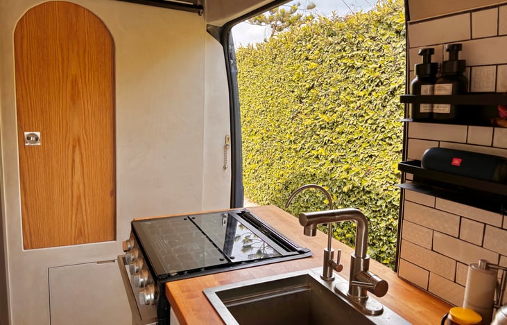 Divider door - easy to access the driving space