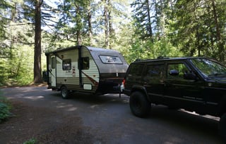 2017 Starcraft Sleeps 5| Pet friendly| Lite Tow