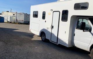 2017 Thor Motor Coach Four Winds 23A Grizzly5