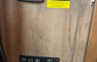 Redhawk Retreat- Pets Allowed!!