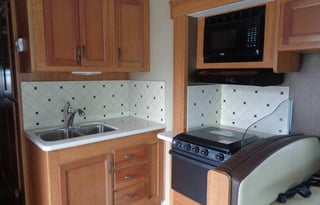 Holiday Rambler Admiral 32H