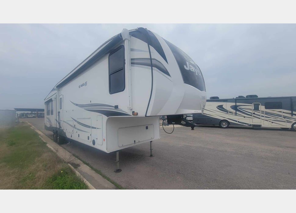 Fifth Wheel rentals in Granger
