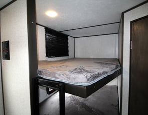 Dutchmen RV Coleman Lantern Series 285BH