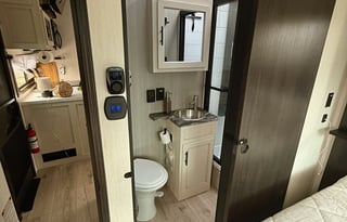 Brand New Luxury Toy Hauler | Sleeps 7 |