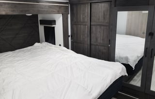 2024 Fuzion 430 Toy Hauler with Gooseneck Hitch