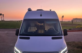 "Baby Beluga" 20ft MB Sprinter Glampervan