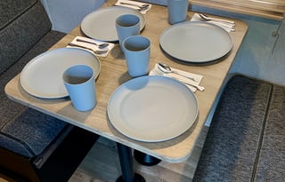 Fully Furnished Bunkhouse! Family friendly!!