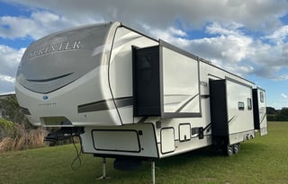 "Daytona" 5th wheel  Bunks & 2 Baths (OKFL1968)
