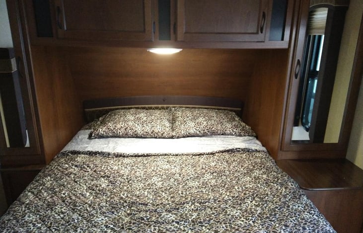 Side lights and right side cup holder has been added. 
Top light shown is extremely bright. We added 2 softer, side ,touch lights.
♥Brown chicken brown cow♥