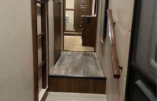 2016 Spacious Blue Ridge Fifth Wheel