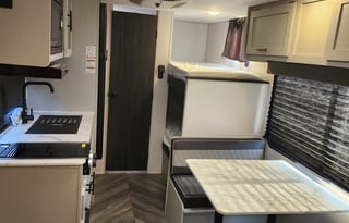 "FLASH" 2022 22ft Forest River FSX 177BHX