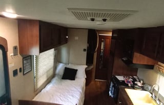 "Sweet Escape" Spacious 10-Person RV