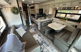 Modern Farmhouse Bunkhouse Motorhome 2022 Alante