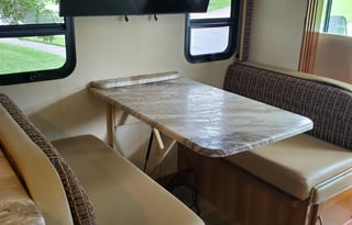 2018 Coachmen Pursuit 27DS Sleeps 8