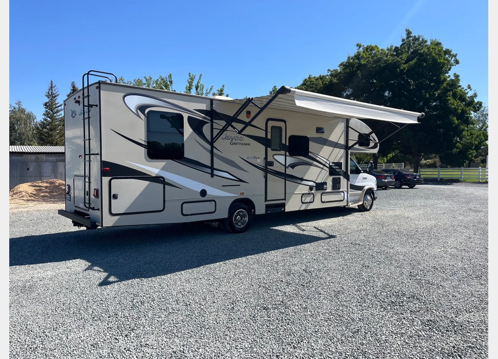 Class C Motor Home rentals in Sacramento