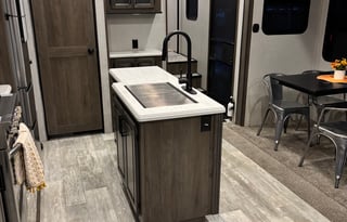 Stocked 5th Wheel | King Bed & Generator Included