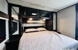 1/2 Ton Towable* - 2021 Jayco w/Camera System