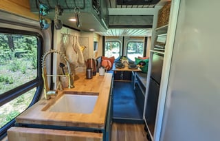 'Lizzo' 2022 Mercedes Sprinter ACO1030