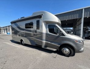 Tiffin Motorhomes Wayfarer 25 RW