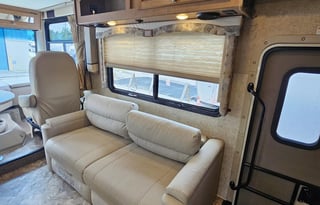 2015 Thor Motor Coach Windsport 32N