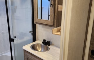 Goose neck and must have 50 amp outlet